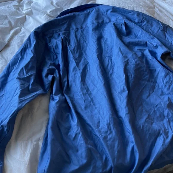 Dark blue men’s button up - Picture 5 of 13